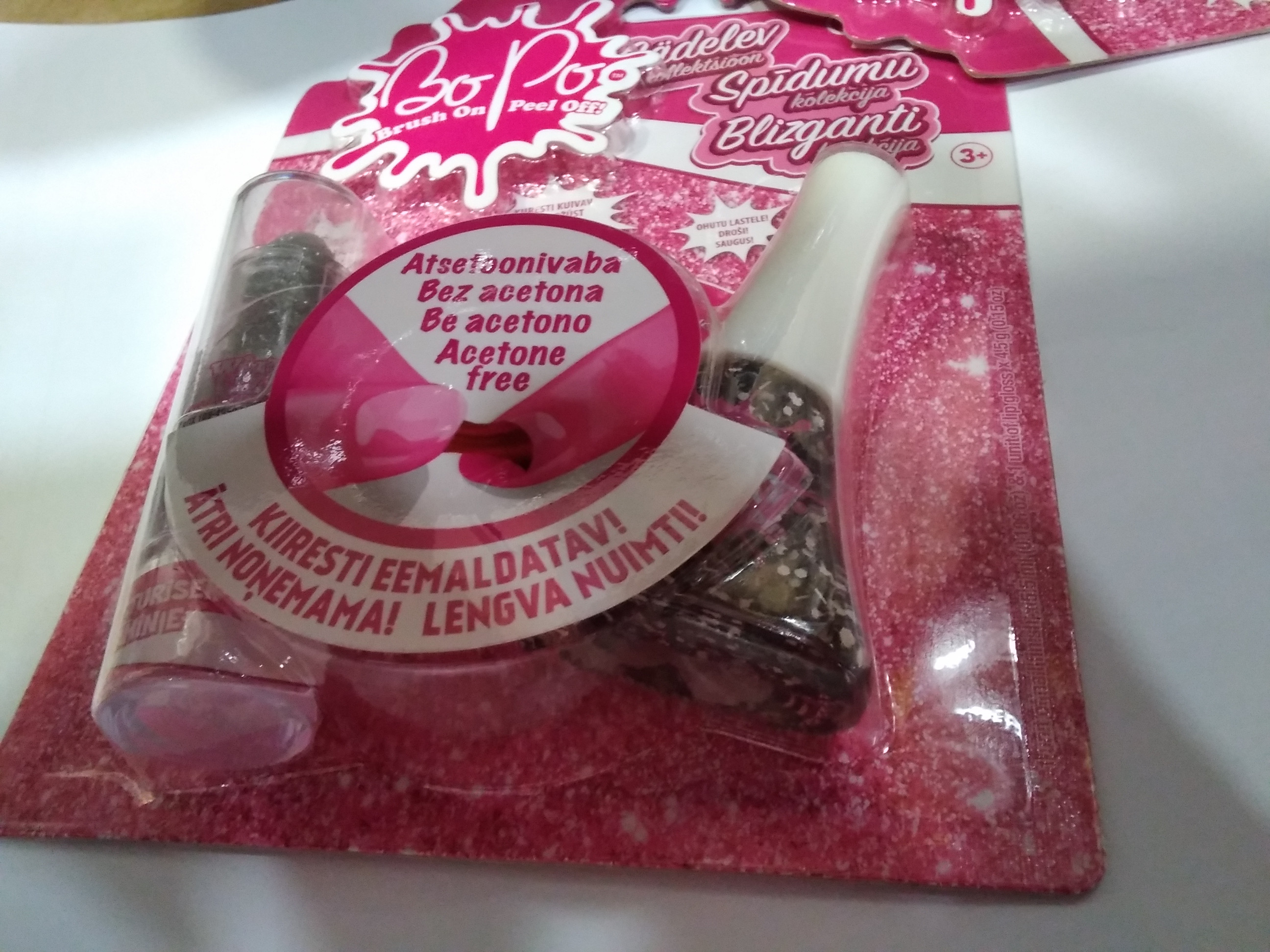 Izpārdošana! Bopo Noņemama nagu laka uz ūdens bāzes ar BALTI-MELNIEM punktiņiem 1gb. + krāsu mainošs SUDRABA lūpu balzāms